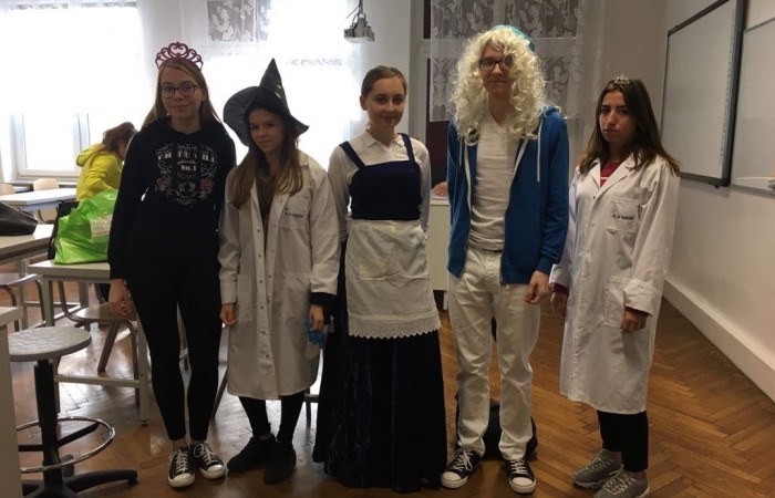 48053053_1964669650315031_7419367841322762240_n