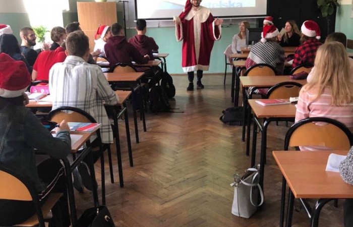 48312924_1189566741203477_6808521366099197952_n