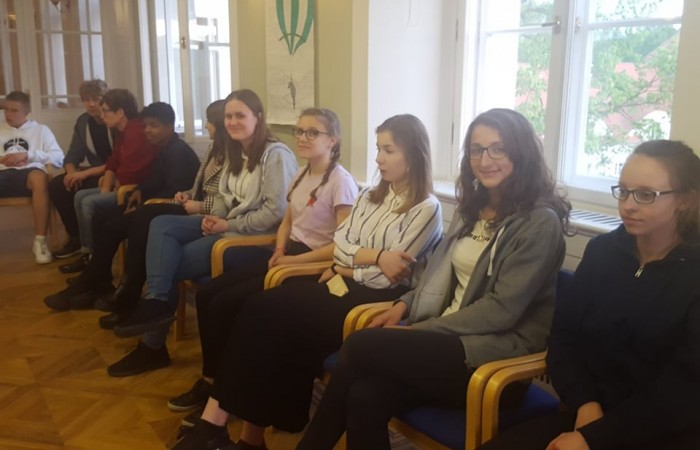 61786977_432765640696320_4426065331554877440_n